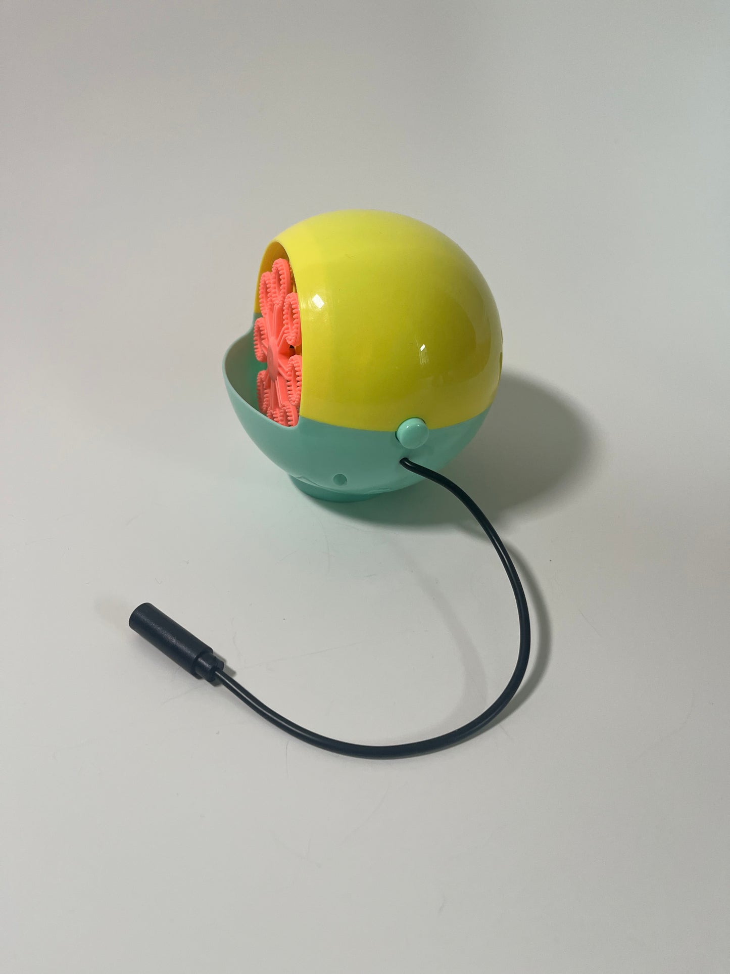 Switch-Adapted Small Bubble Blower